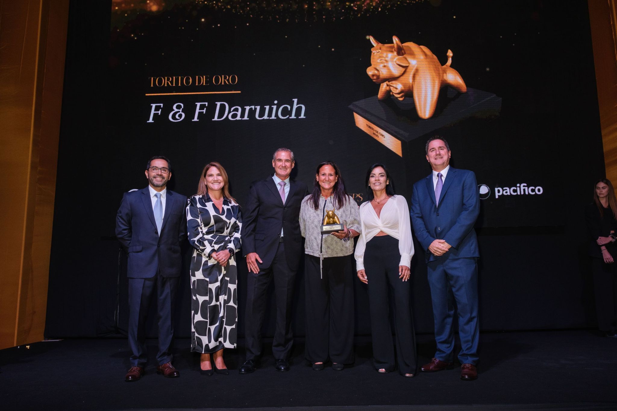 entrega-premio-f-f-daruich.jpg
